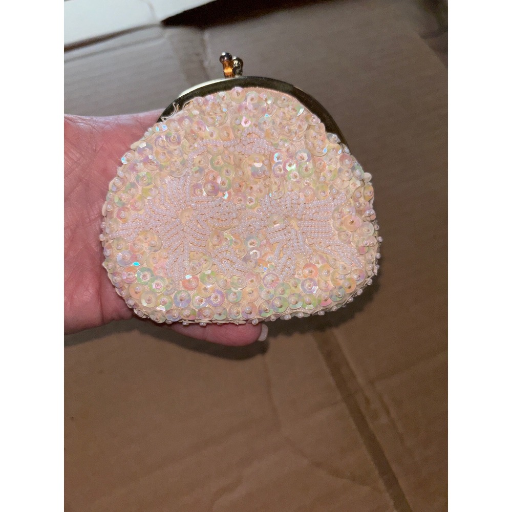 Vintage Iridescent Beaded Sequin Coin Purse Kiss Lock Gold Tone Cream Floral